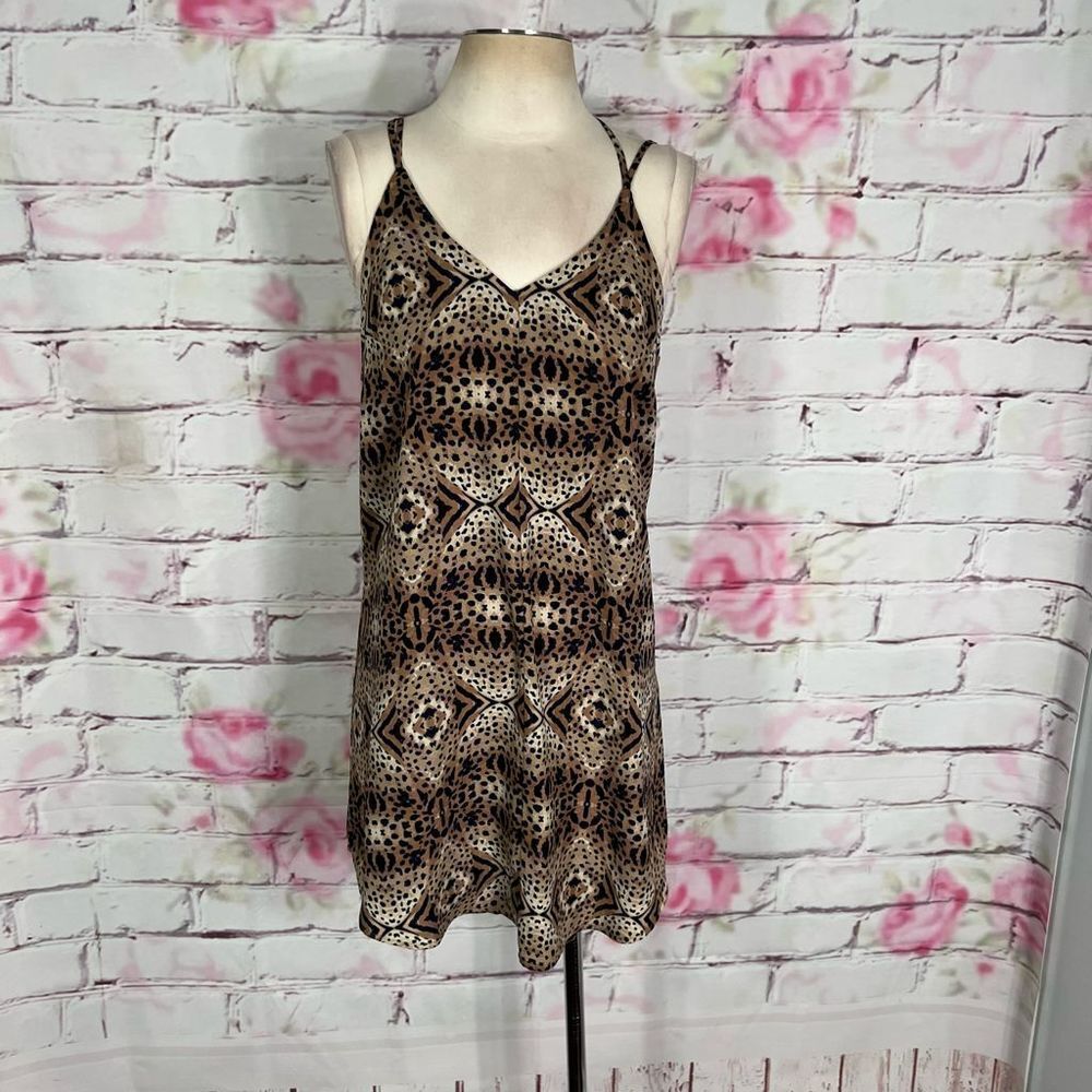 🔥5 for $25 sale🔥 Astr geo print longer in back mini sundress